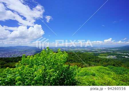 初秋快晴・爽やかな若草山山頂から広角で(平城京~木津川市) 初秋快晴・爽やかな若草山山頂から広角で(平城京~木津川市) 94260556
