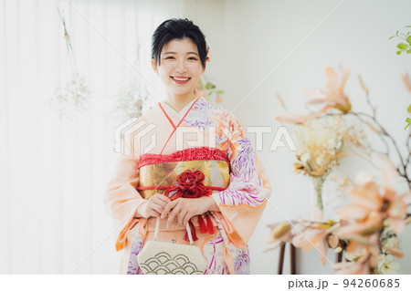 ピンクの振袖 絞り ピンクの振袖 絞り 94260685