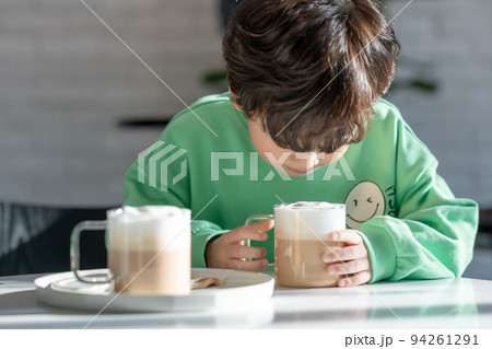 男の子 健康 子供 94261291