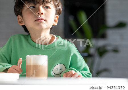 男の子 健康 子供 94261370