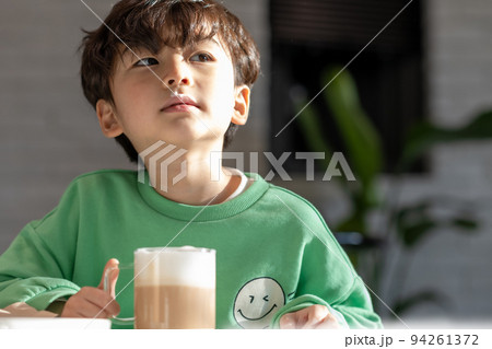 男の子 健康 子供 94261372