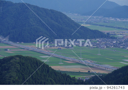 北陸新幹線 延伸工事　文殊山から南側鯖江市方向　2022年6月 94261743