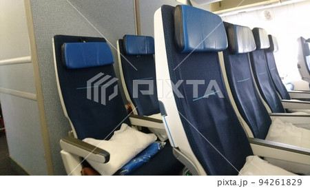 飛行機　座席シート 94261829