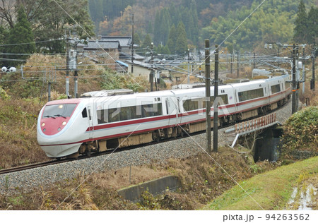 北陸本線 石動ー倶利伽羅 北越急行 681系 N02+N12編成 はくたか 北陸本線 石動ー倶利伽羅 北越急行 681系 N02+N12編成 はくたか 94263562
