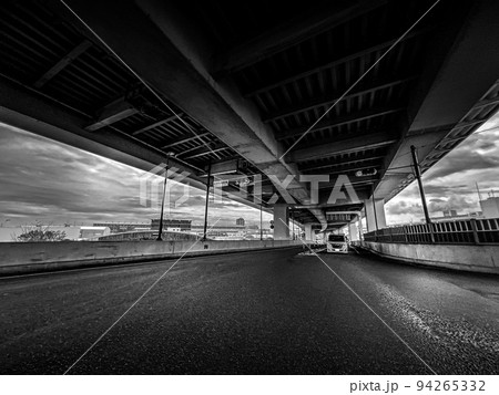 湾岸道路新森町高架橋交差点 94265332