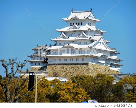 2015年「平成の大修理」直後の真っ白な姫路城 2015年「平成の大修理」直後の真っ白な姫路城 94268478