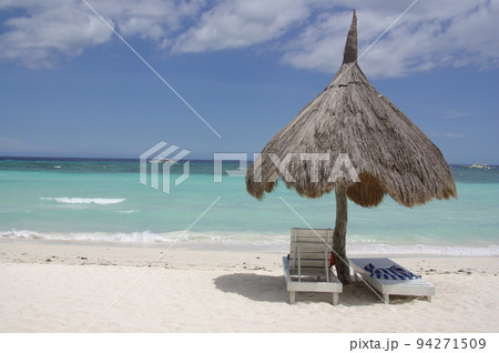 フィリピン　リゾートホテルの光景（ボホール島のリゾートホテル） 94271509