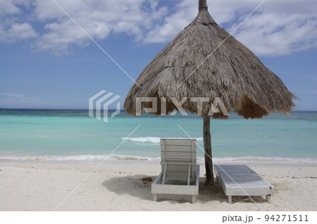 フィリピン　リゾートホテルの光景（ボホール島のリゾートホテル） 94271511