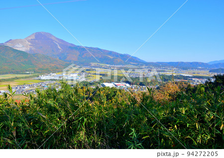 近江国「横山城」の曲輪と眺望　小谷城・伊吹山を望む 94272205