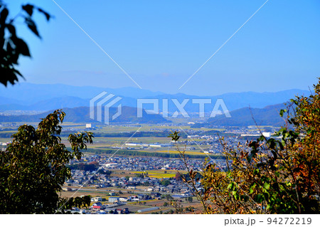 近江国「横山城」の曲輪と眺望 小谷城・伊吹山を望む 近江国「横山城」の曲輪と眺望 小谷城・伊吹山を望む 94272219