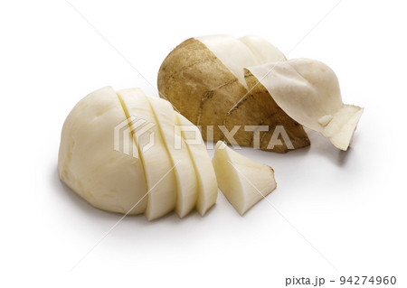 皮をむきカットしたヒカマ 94274960