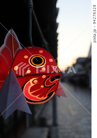 ねぷた金魚ちょうちん 白壁の町並み！柳井市 山口県観光　夏の思い出！　 94276328