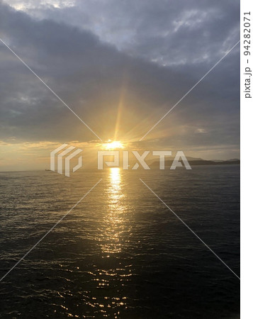 夕日 夕日 94282071