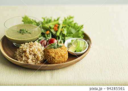 ワンプレート料理 玄米 野菜 ワンプレート料理 玄米 野菜 94285561