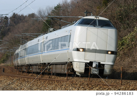 北陸本線　津幡ー倶利伽羅　JR西日本　681系　T01編成（金沢）　サンダーバード 94286183