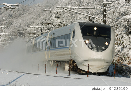 北陸本線　津幡ー倶利伽羅　JR西日本　681系　W11+W01編成（金沢）　はくたか 94286190