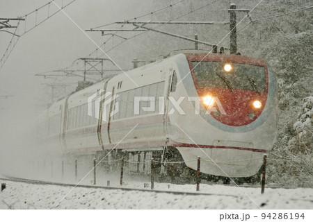 北陸本線　津幡ー倶利伽羅　北越急行　681系　N11+N01編成　はくたか 94286194