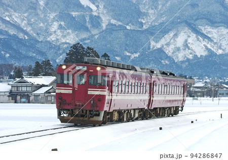 城端線　城端ー越中山田　JR西日本　キハ58-1113+キハ28-2346（富山） 94286847