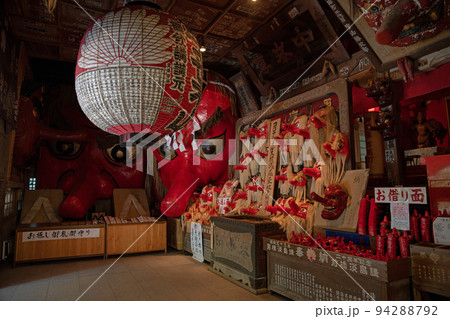 迦葉山弥勒寺 中峯堂 天狗面 拝殿 迦葉山弥勒寺 中峯堂 天狗面 拝殿 94288792
