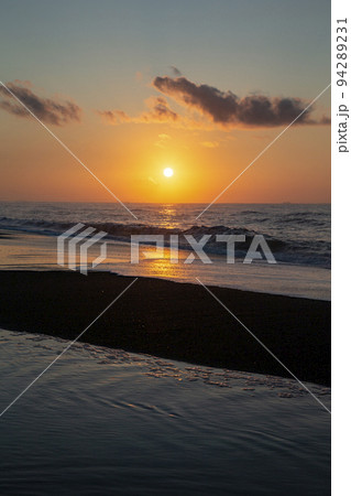 虎杖浜の日の出 94289231