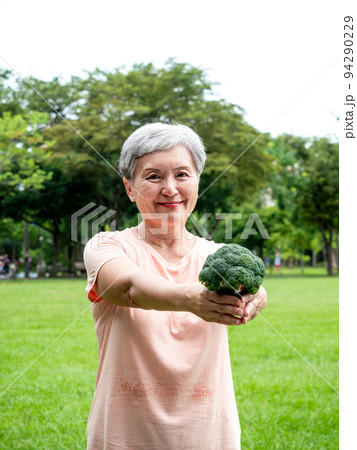 白髪 白髭 白い毛 94290229