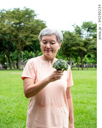 白髪 白髭 白い毛 94290234