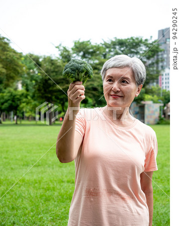 白髪 白髭 白い毛 94290245