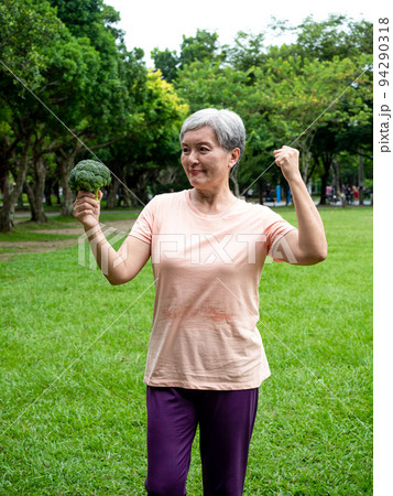 白髪 白髭 白い毛 94290318