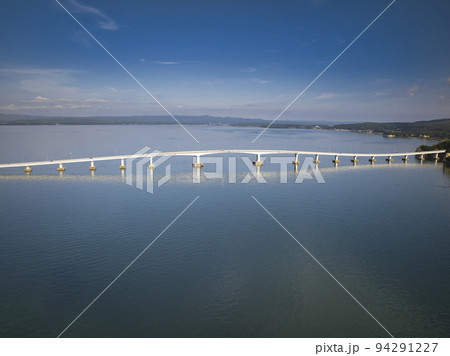 七尾湾に架る雄大な能登大橋と美しい海 石川県七尾市(ドローンによる空撮) 七尾湾に架る雄大な能登大橋と美しい海 石川県七尾市(ドローンによる空撮) 94291227