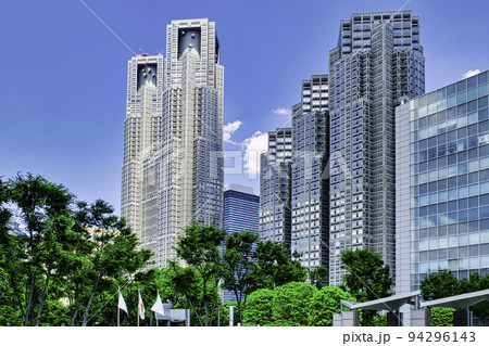 東京都　都庁　第一本庁舎と第二本庁舎 94296143