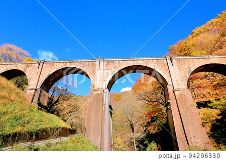 碓氷第三橋梁・めがね橋 94296330