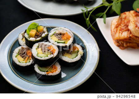 韓国料理(キンパとキムチ) 韓国料理(キンパとキムチ) 94296548