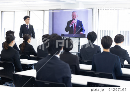 ビジネス　オンライン入社式 94297165