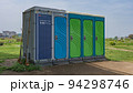 河川敷の公衆トイレ 94298746