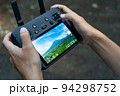 ドローンで富士山を撮るクリエイター 94298752