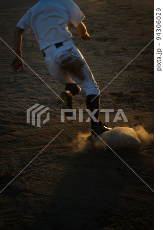 野球の走塁練習 野球の走塁練習 94306029