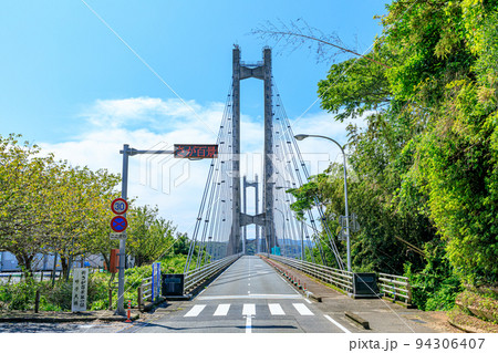 加部島から見た夏の呼子大橋　佐賀県唐津市 94306407
