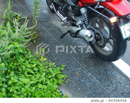 バイクツーリング雨模様 94306456