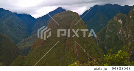 Panoramic view to Machu Picchu archaeological site and Huayna Picchu mountain , Cuzco, Peru 94308048
