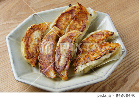 餃子 焼餃子 餃子 焼餃子 94308440