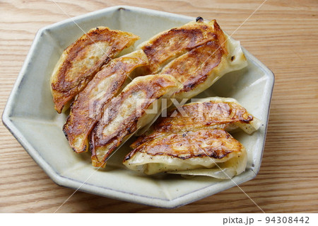 餃子 焼餃子 餃子 焼餃子 94308442