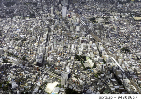 西武池袋線の桜台駅上空から練馬駅方向を空撮 94308657