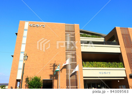 みよし市、みよし市図書館学習交流プラザの風景 94309563