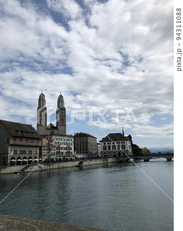 湖のほとり 94311088