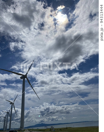 風車と青空 風車と青空 94313444