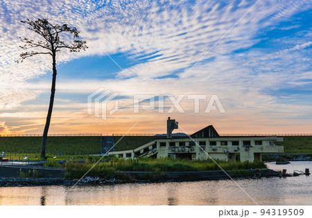 陸前高田 奇跡の一本松とユースホステル跡 朝景 陸前高田 奇跡の一本松とユースホステル跡 朝景 94319509