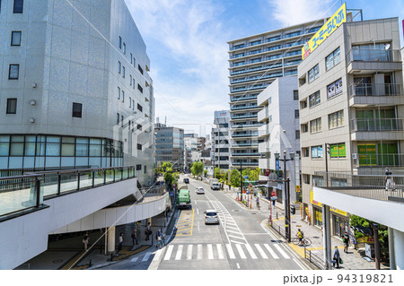 【神奈川県】雲が広がる藤沢駅周辺の街並み 94319821