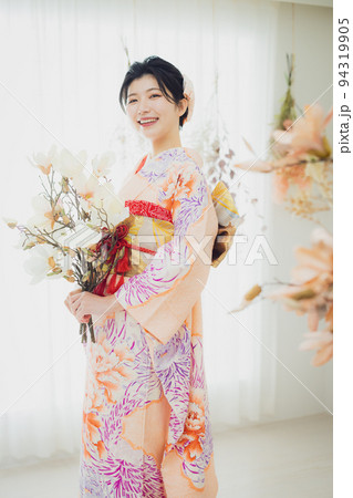 ピンクの振袖 絞り ピンクの振袖 絞り 94319905