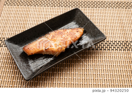 鮭の塩麹漬け焼き 鮭の塩麹漬け焼き 94320250