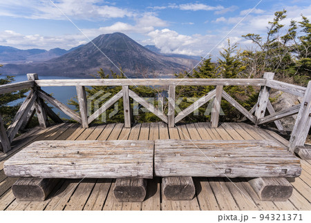 半月山展望台から見る男体山 栃木県 日光市 半月山展望台から見る男体山 栃木県 日光市 94321371
